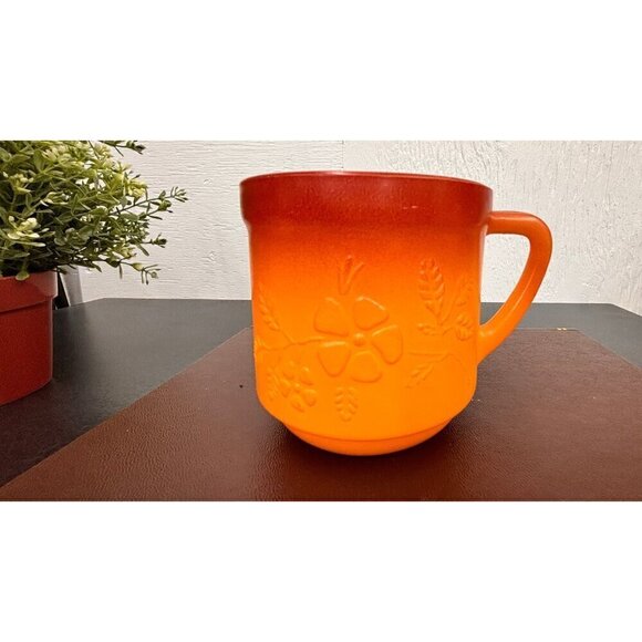 Orange Milk Glass Coffee Mugs with flowers, Mid Century 1950-1960 vintage - Picture 7 of 9